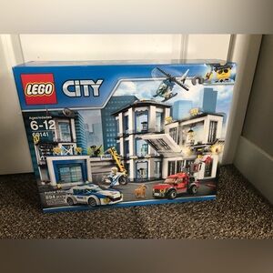 NEW LEGO 60141 City Police Station Set